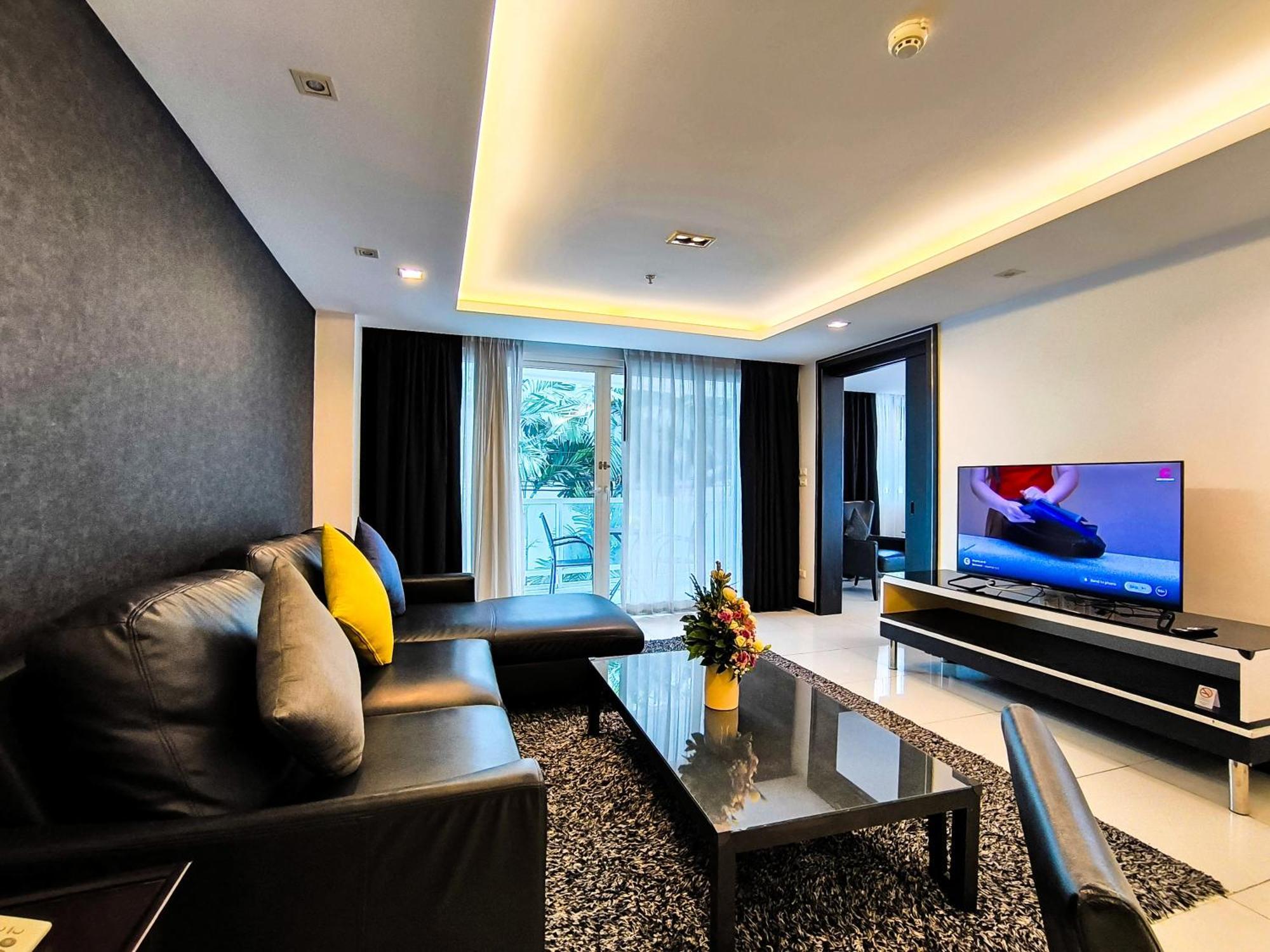 Nova Suites Pattaya By Compass Hospitality Buitenkant foto