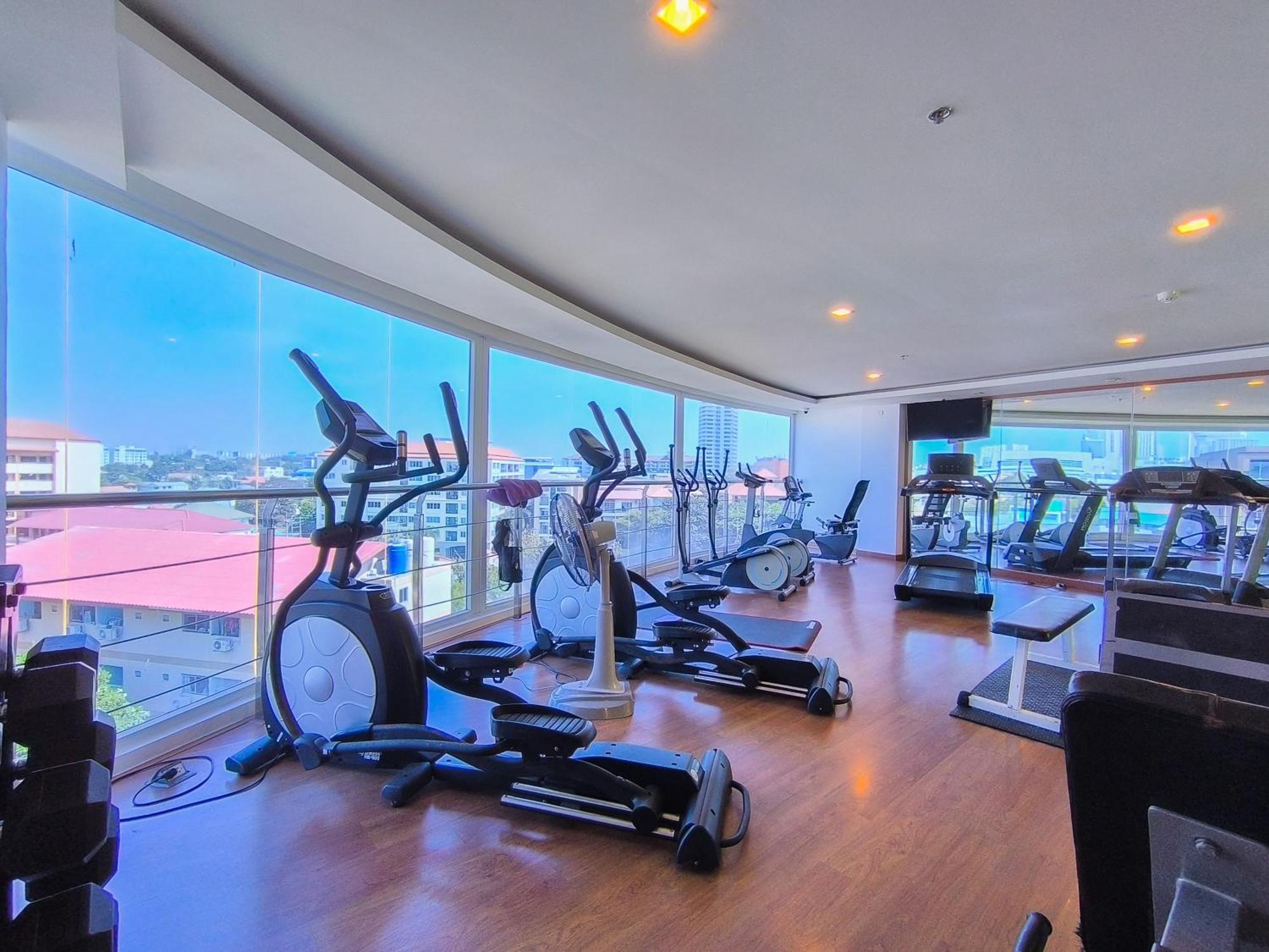 Nova Suites Pattaya By Compass Hospitality Buitenkant foto